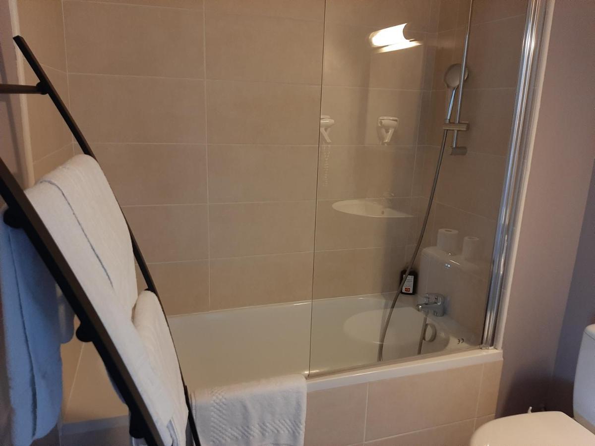 Le Royalty Hotel Angers Luaran gambar