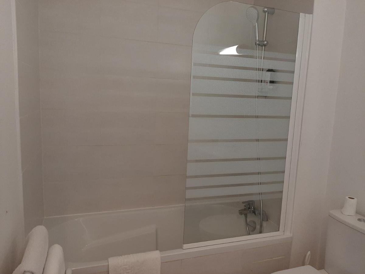 Le Royalty Hotel Angers Luaran gambar