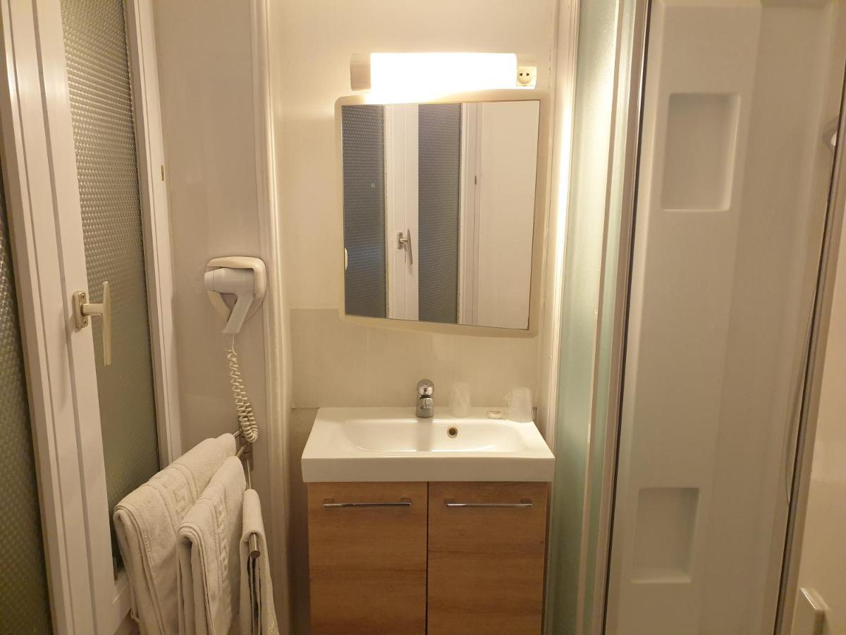 Le Royalty Hotel Angers Luaran gambar