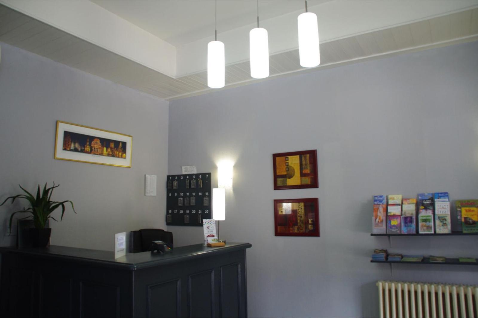 Le Royalty Hotel Angers Luaran gambar